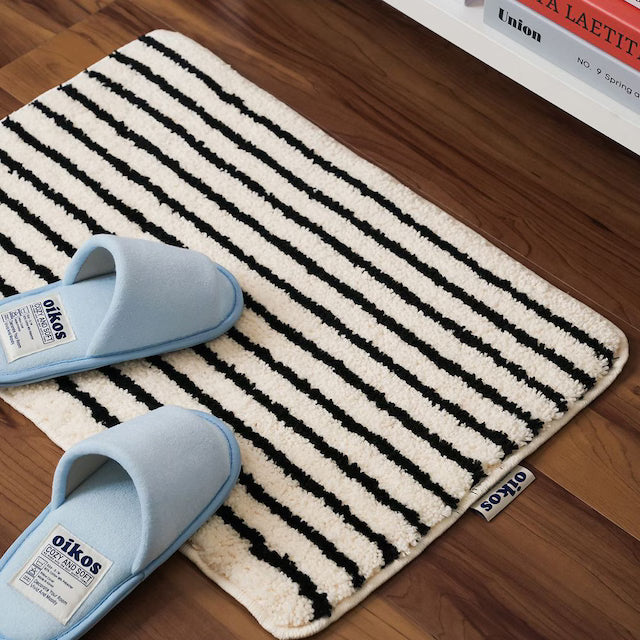 Oikos Bath Rug - White and black